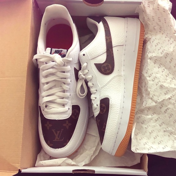 Custom "Obsidian Gum" Nike Air Force 1’s - Picture 2 of 7